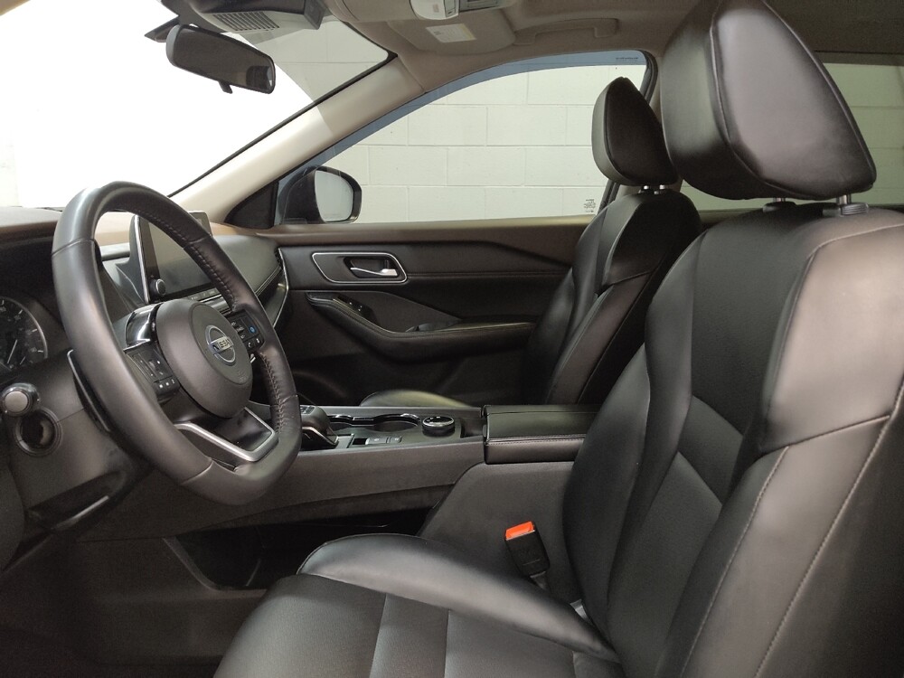 2021 Nissan Rogue in Cincinnati, OH 45255 - 18107614 17