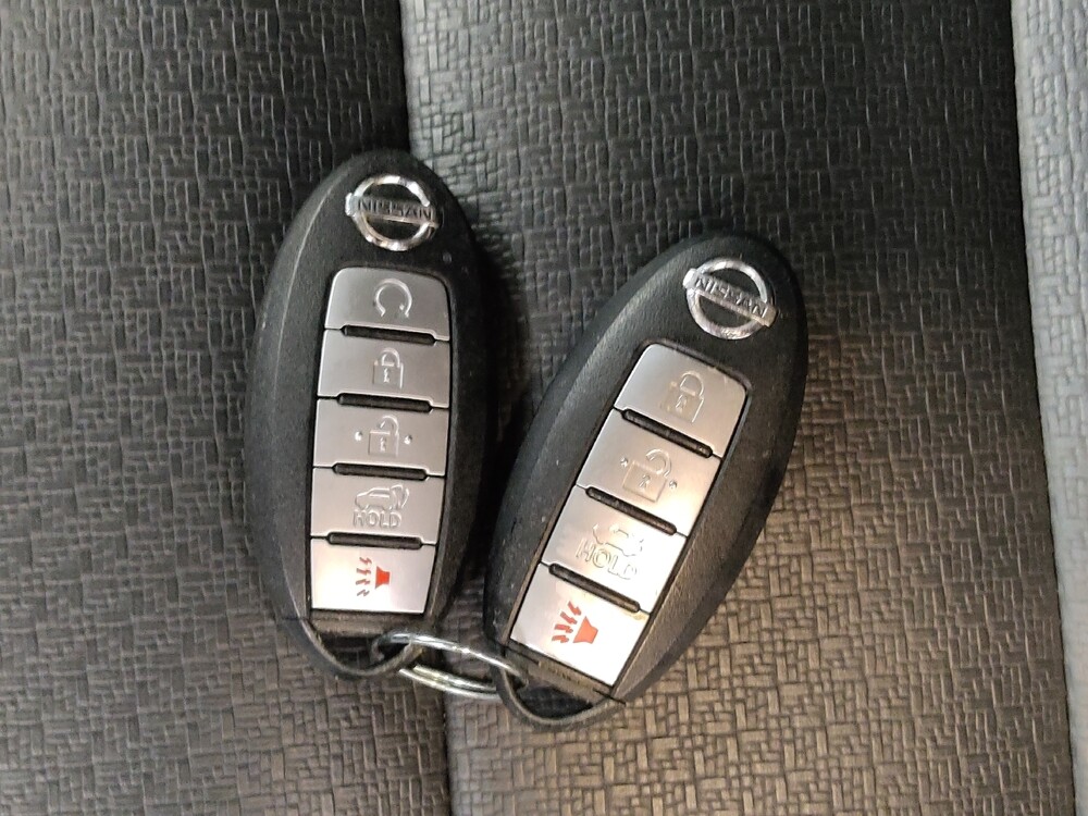 2021 Nissan Rogue in Cincinnati, OH 45255 - 18107614 32