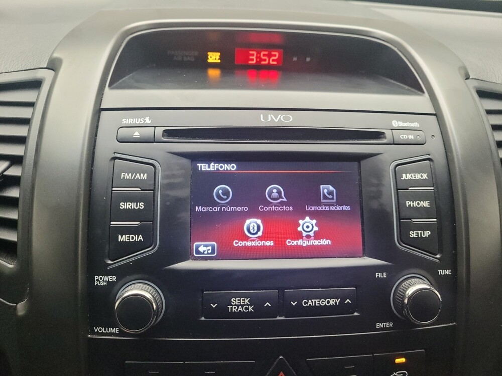 2013 Kia Sorento in Eastpointe, MI 48021 - 18107618 25