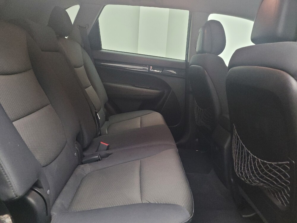 2013 Kia Sorento in Eastpointe, MI 48021 - 18107618 19