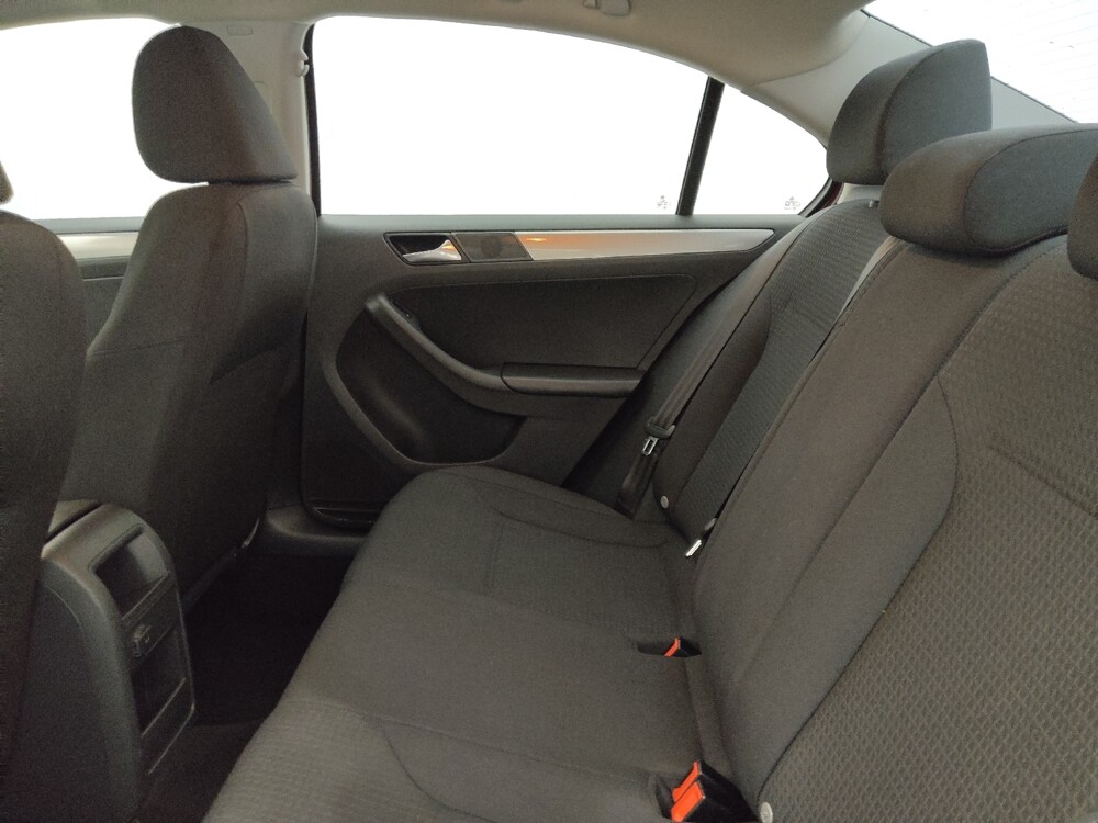 2016 Volkswagen Jetta in Tampa, FL 33619 - 18107639 18