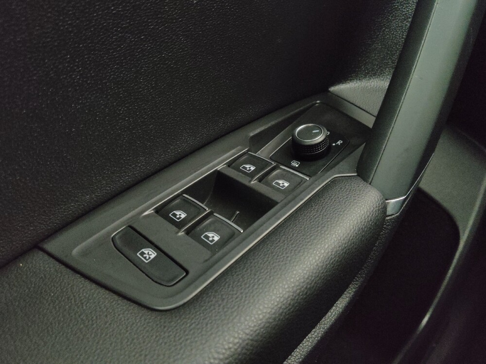 2020 Volkswagen Tiguan in Lombard, IL 60148 - 18107650 27