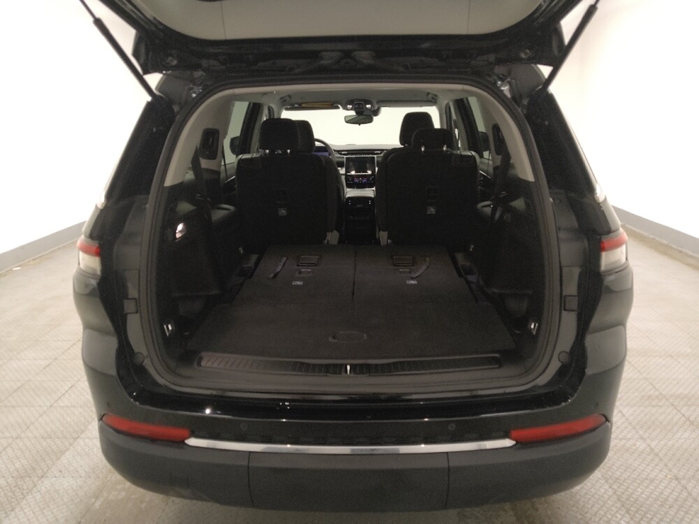 2023 Jeep Grand Cherokee L in Des Moines, IA 50310 - 18107659 30