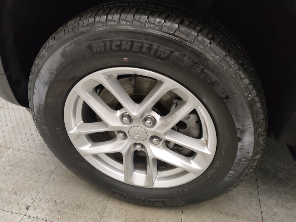 2023 Jeep Grand Cherokee L in Des Moines, IA 50310 - 18107659 31