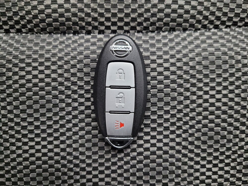 2018 Nissan Rogue Sport in Las Vegas, NV 89104 - 18107672 32