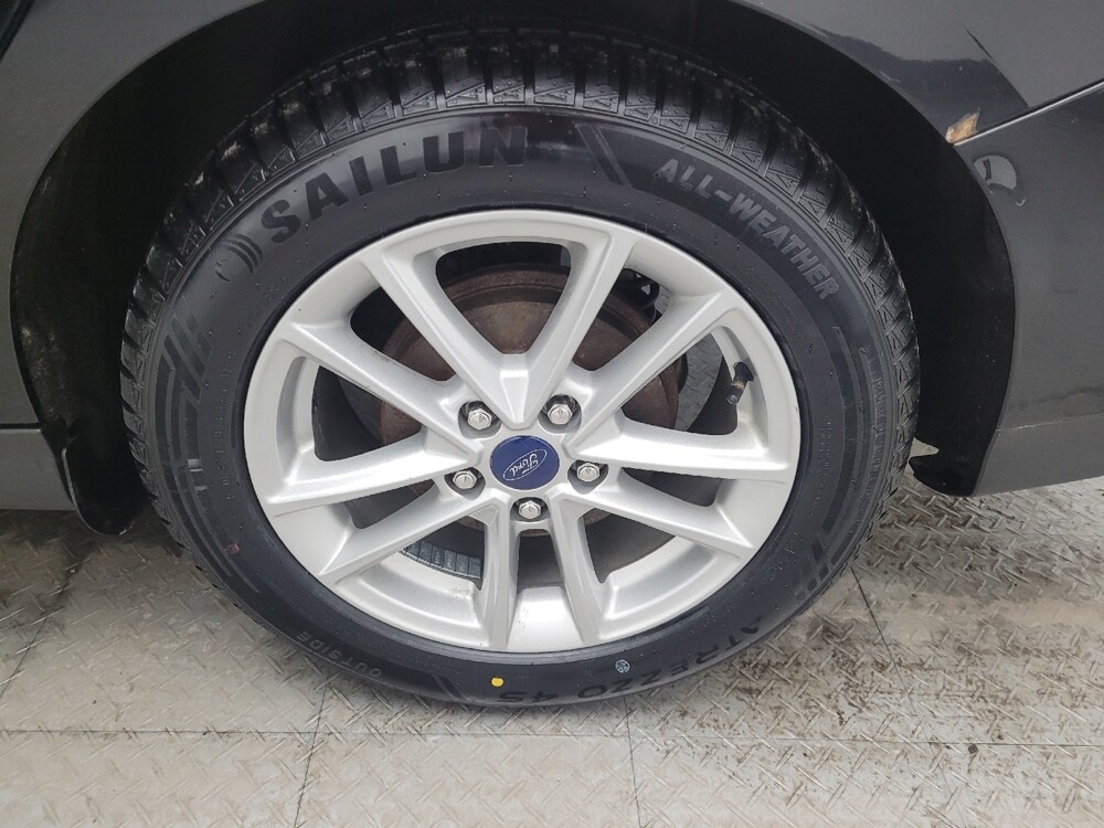 2016 Ford Focus in Cincinnati, OH 45255 - 18107702 31