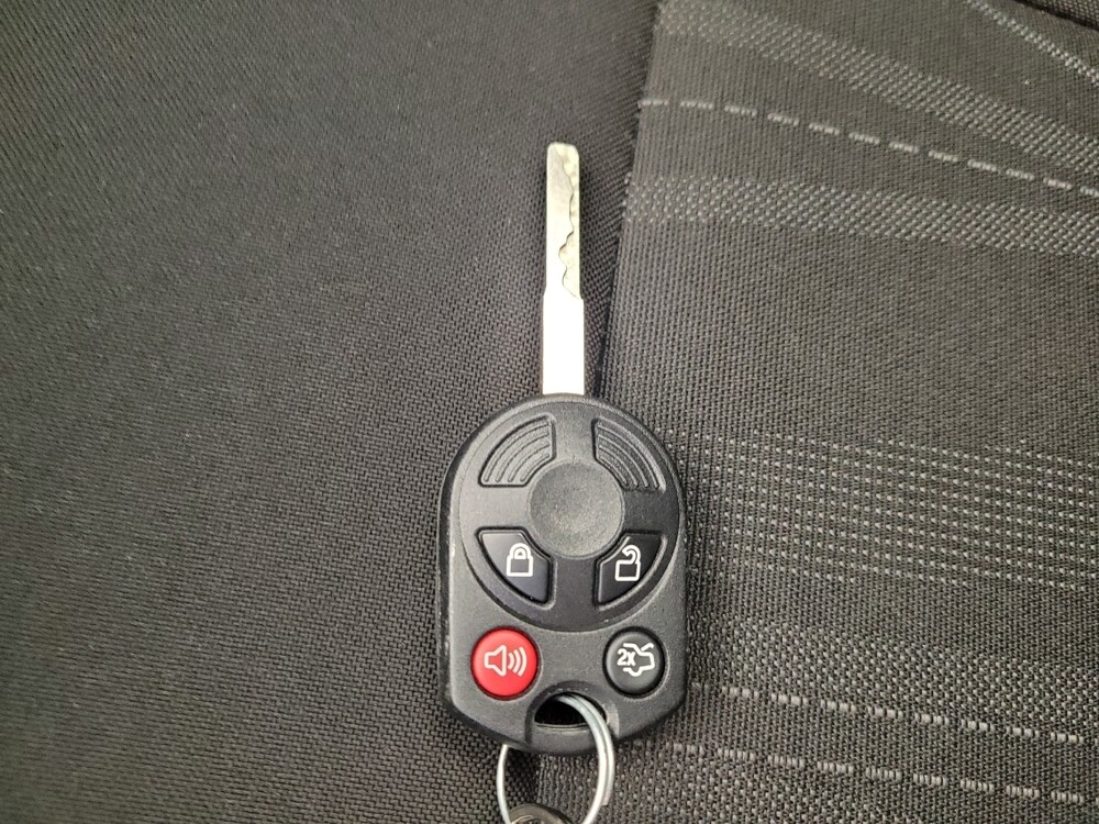 2016 Ford Focus in Cincinnati, OH 45255 - 18107702 32