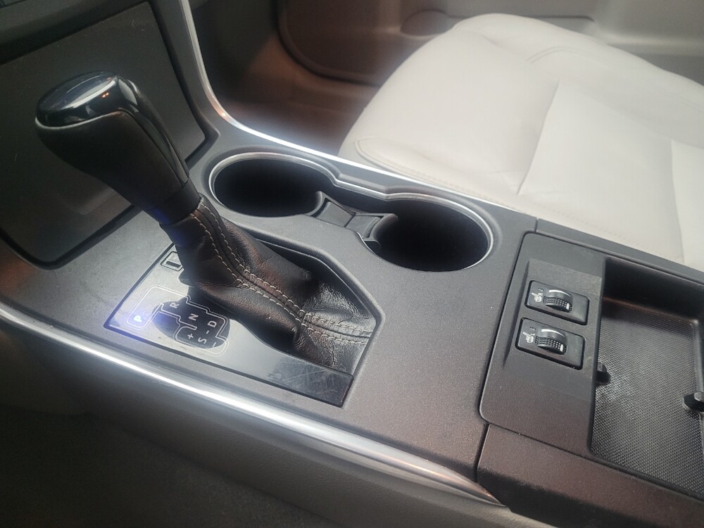 2015 Toyota Camry in Huntsville, AL 35816 - 18107716 26