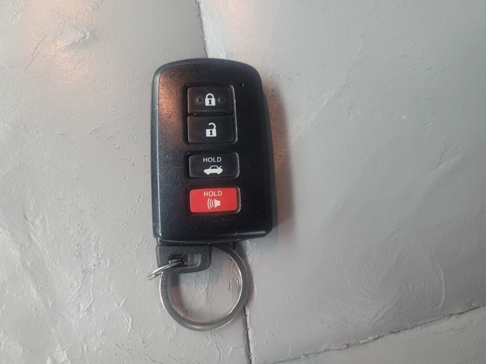 2015 Toyota Camry in Huntsville, AL 35816 - 18107716 32