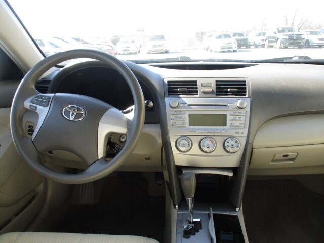 2011 Toyota Camry in Oak Grove, MO 64075 - 18107738 12