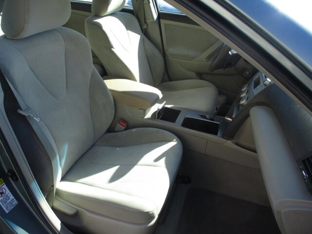 2011 Toyota Camry in Oak Grove, MO 64075 - 18107738 10