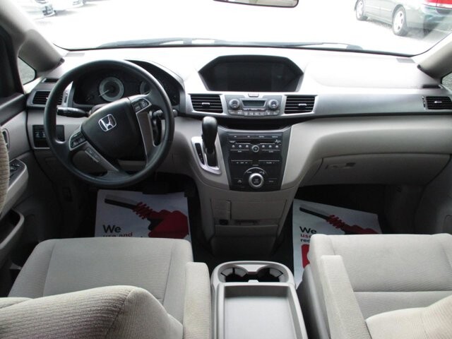 2013 Honda Odyssey in Oak Grove, MO 64075 - 18107739 12