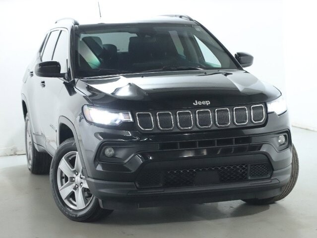 2022 Jeep Compass in Bedford, OH 44146 - 18107752 44