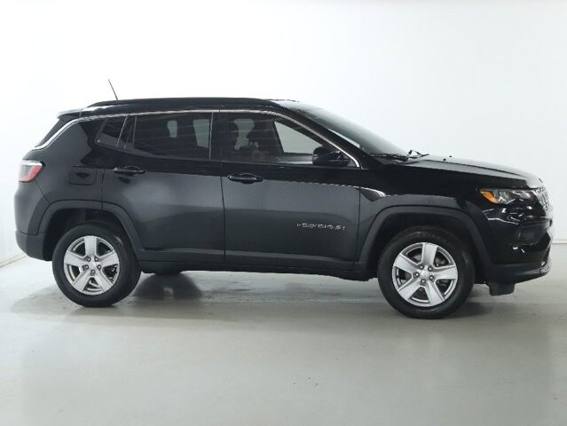 2022 Jeep Compass in Bedford, OH 44146 - 18107752 9