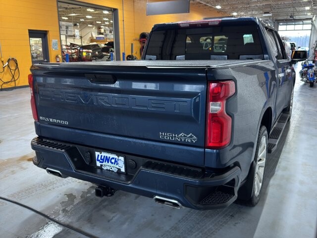 2019 Chevrolet Silverado 1500 in Burlington, WI 53105 - 18107768 5
