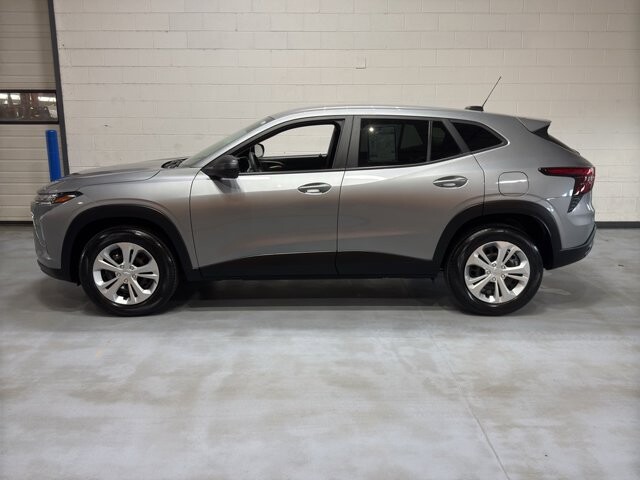 2024 Chevrolet Trax in Burlington, WI 53105 - 18107776 2