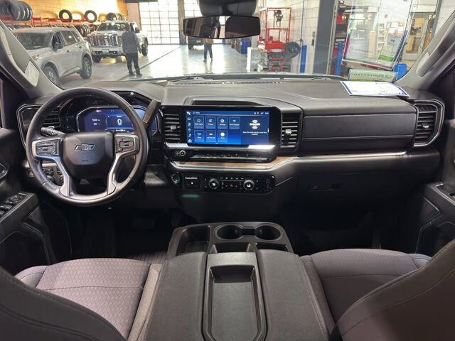 2024 Chevrolet Silverado 1500 in Burlington, WI 53105 - 18107780 14