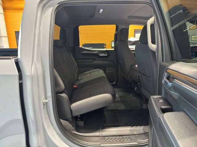 2024 Chevrolet Silverado 1500 in Burlington, WI 53105 - 18107780 20