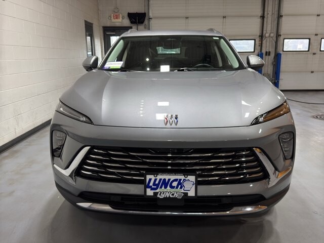 2025 Buick Envision in Burlington, WI 53105 - 18107782 8