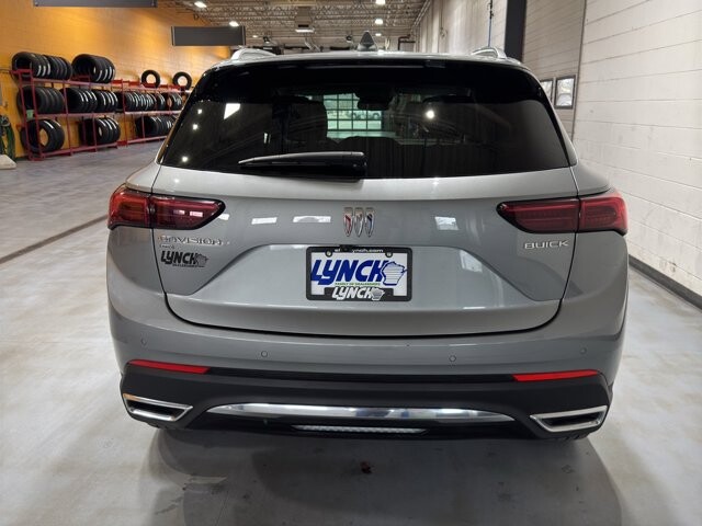 2025 Buick Envision in Burlington, WI 53105 - 18107782 4