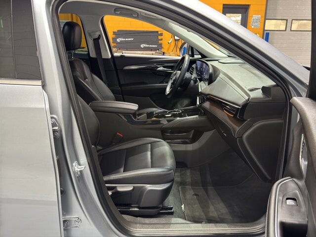 2025 Buick Envision in Burlington, WI 53105 - 18107782 18
