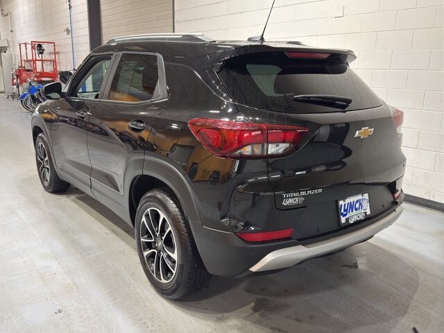2024 Chevrolet TrailBlazer in Burlington, WI 53105 - 18107785 3