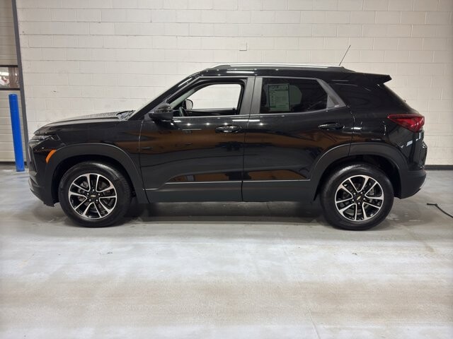 2024 Chevrolet TrailBlazer in Burlington, WI 53105 - 18107785 2