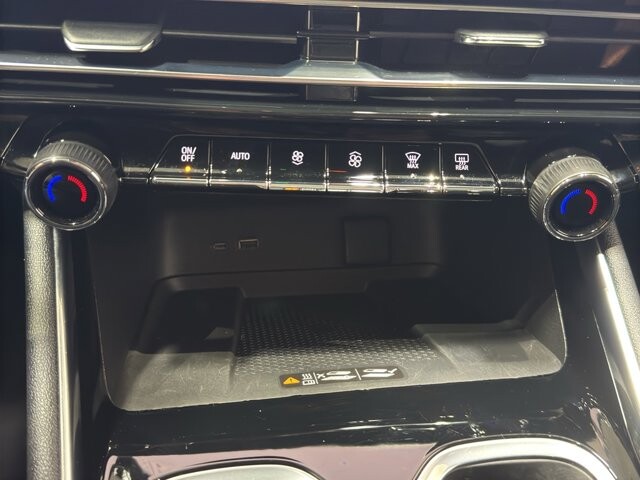 2024 Chevrolet Traverse in Burlington, WI 53105 - 18107790 34