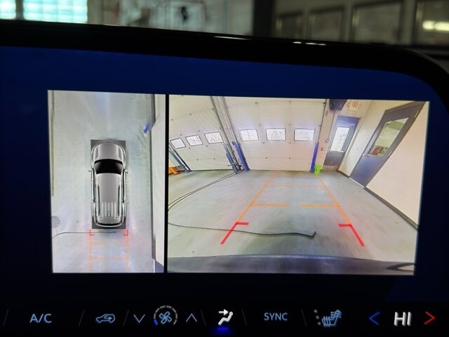 2024 Chevrolet Traverse in Burlington, WI 53105 - 18107790 32