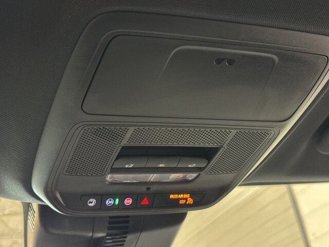 2024 Chevrolet Traverse in Burlington, WI 53105 - 18107790 38