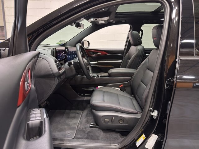 2024 Chevrolet Traverse in Burlington, WI 53105 - 18107790 18