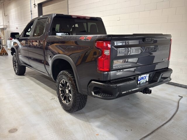 2023 Chevrolet Silverado 1500 in Burlington, WI 53105 - 18107795 3