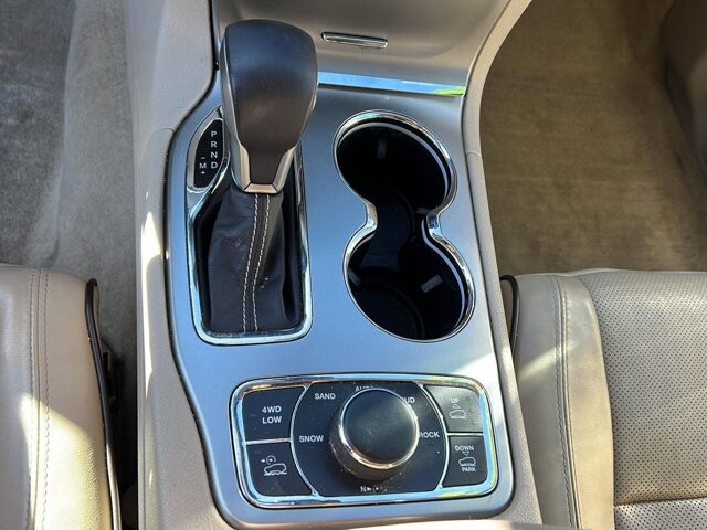 2018 Jeep Grand Cherokee in Mesa, AZ 85212 - 18107801 14