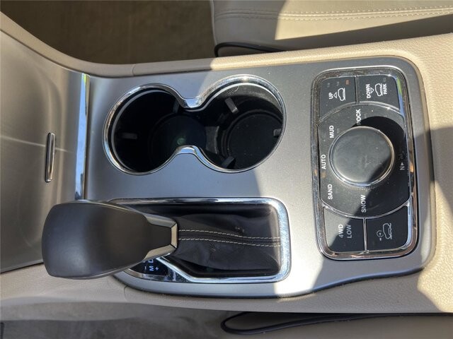 2018 Jeep Grand Cherokee in Mesa, AZ 85212 - 18107801 14