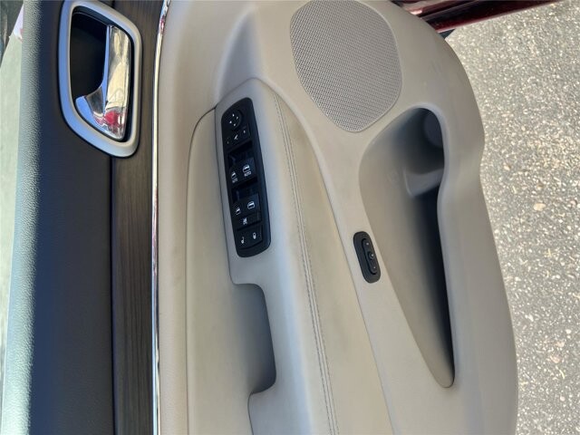 2018 Jeep Grand Cherokee in Mesa, AZ 85212 - 18107801 10