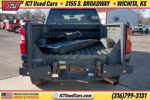 2020 Chevrolet Silverado 2500 in Wichita, KS 67216 - 18107812 3