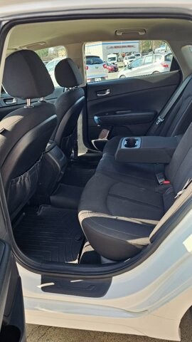 2017 Kia Optima in Cartersville, GA 30120 - 18107813 8