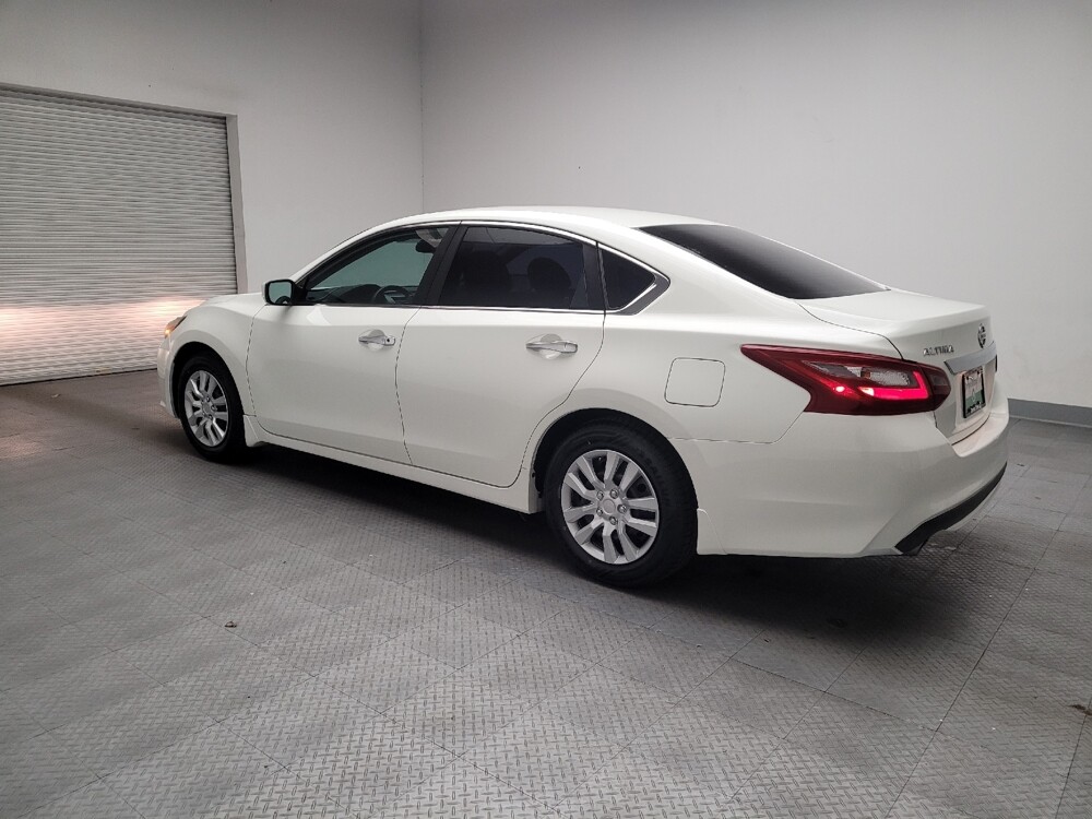 2018 Nissan Altima in Bakersfield, CA 93309 - 18107823 3