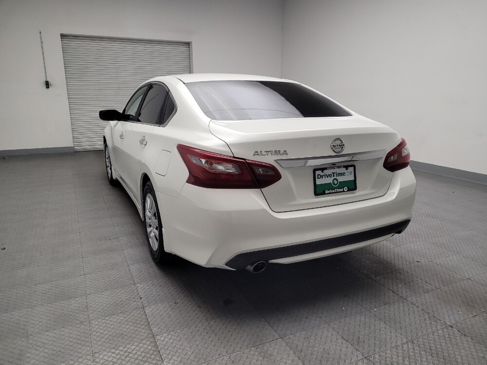 2018 Nissan Altima in Bakersfield, CA 93309 - 18107823 6