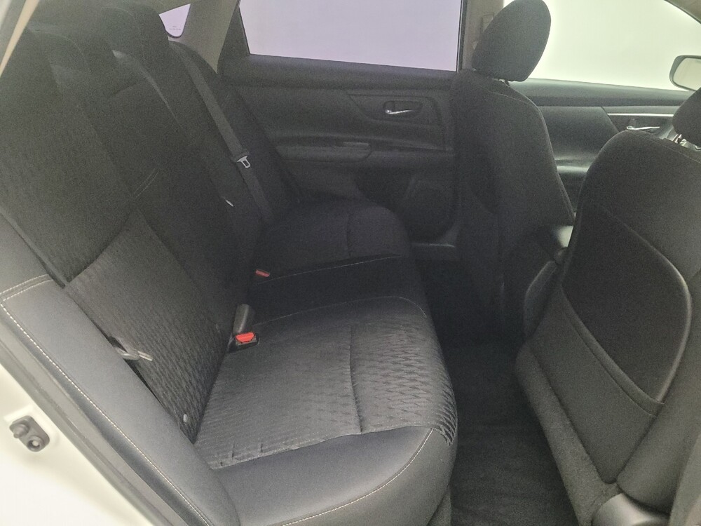 2018 Nissan Altima in Bakersfield, CA 93309 - 18107823 19