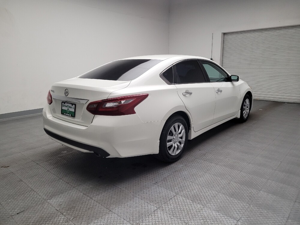 2018 Nissan Altima in Bakersfield, CA 93309 - 18107823 9