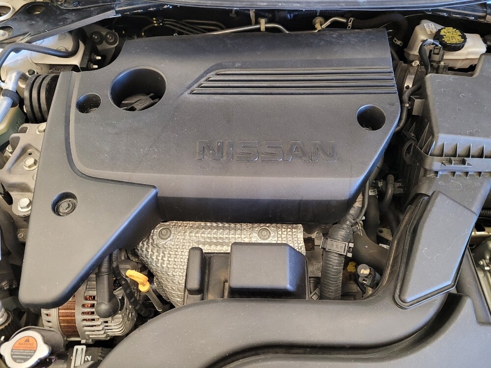 2018 Nissan Altima in Bakersfield, CA 93309 - 18107823 30