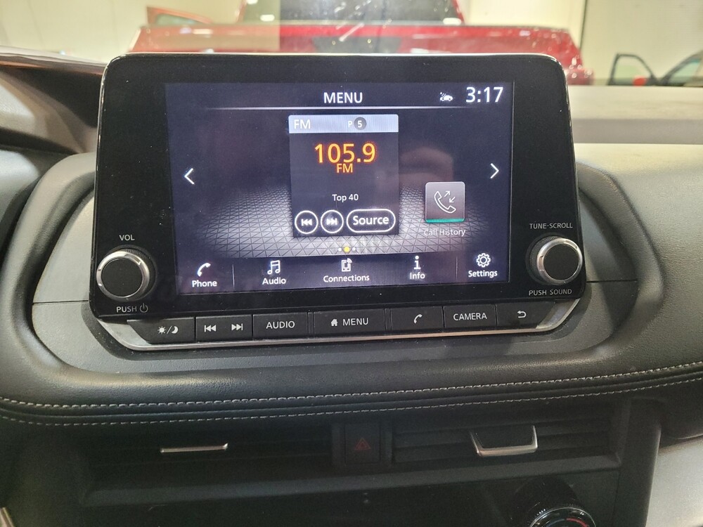 2023 Nissan Rogue in Downey, CA 90241 - 18107831 25