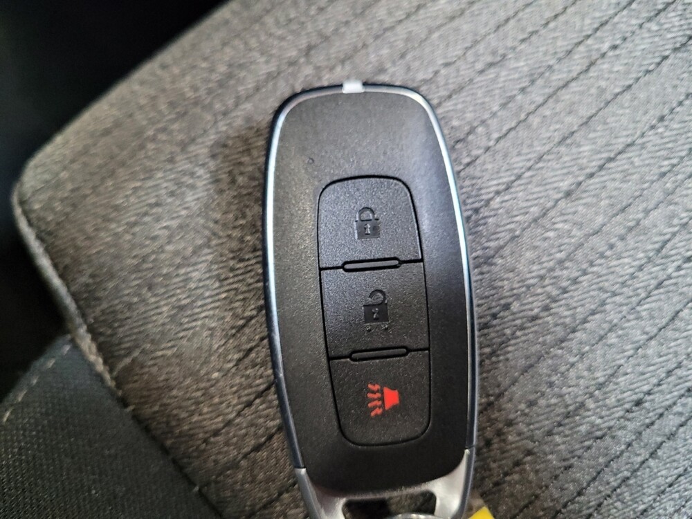 2023 Nissan Rogue in Downey, CA 90241 - 18107831 32