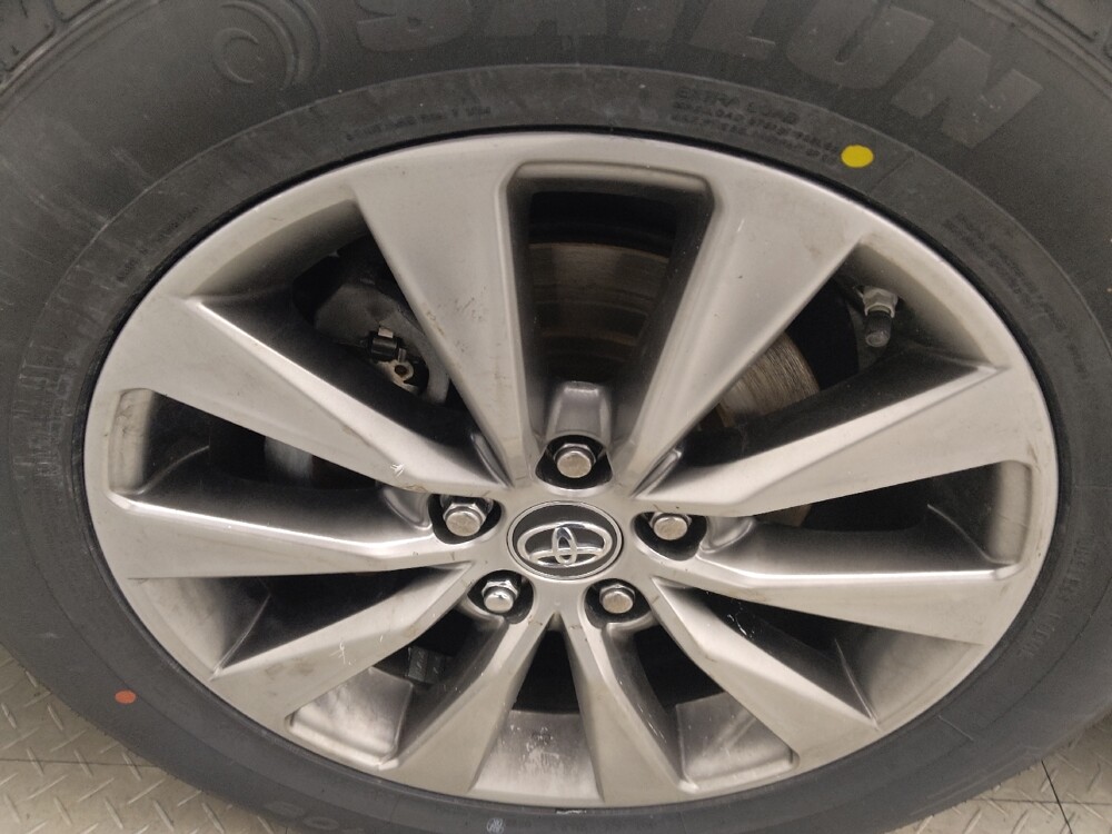 2017 Toyota Camry in Morrow, GA 30260 - 18107836 31