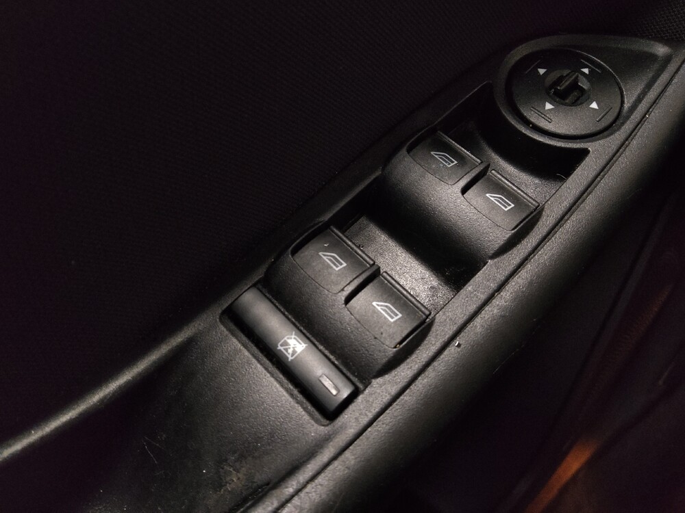 2016 Ford Focus in Columbus, GA 31909 - 18107840 27