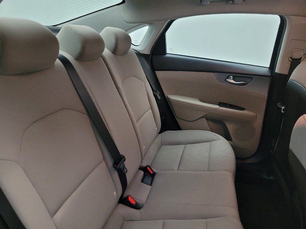 2021 Kia Forte in Glendale, AZ 85301 - 18107885 19