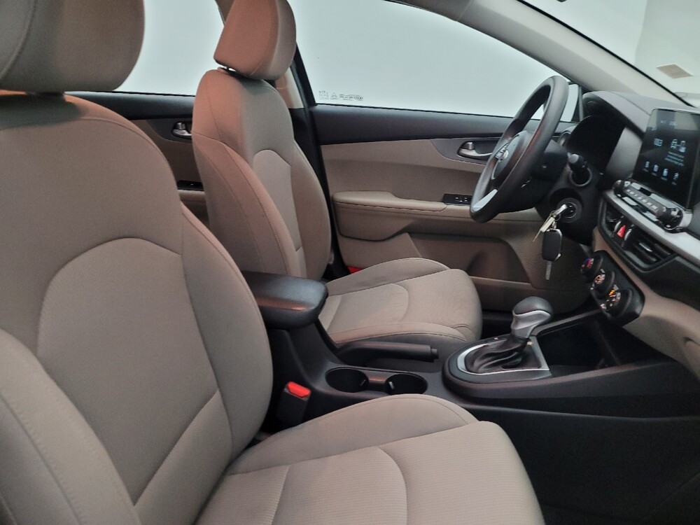 2021 Kia Forte in Glendale, AZ 85301 - 18107885 21