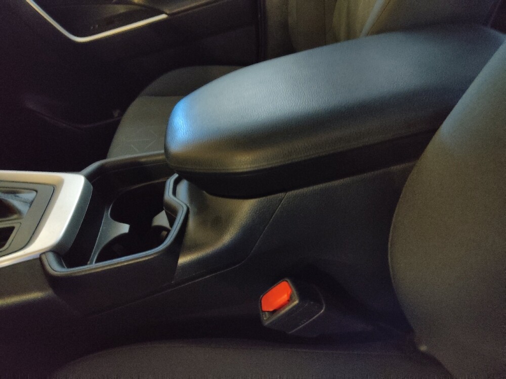 2019 Toyota RAV4 in Tampa, FL 33619 - 18107905 26