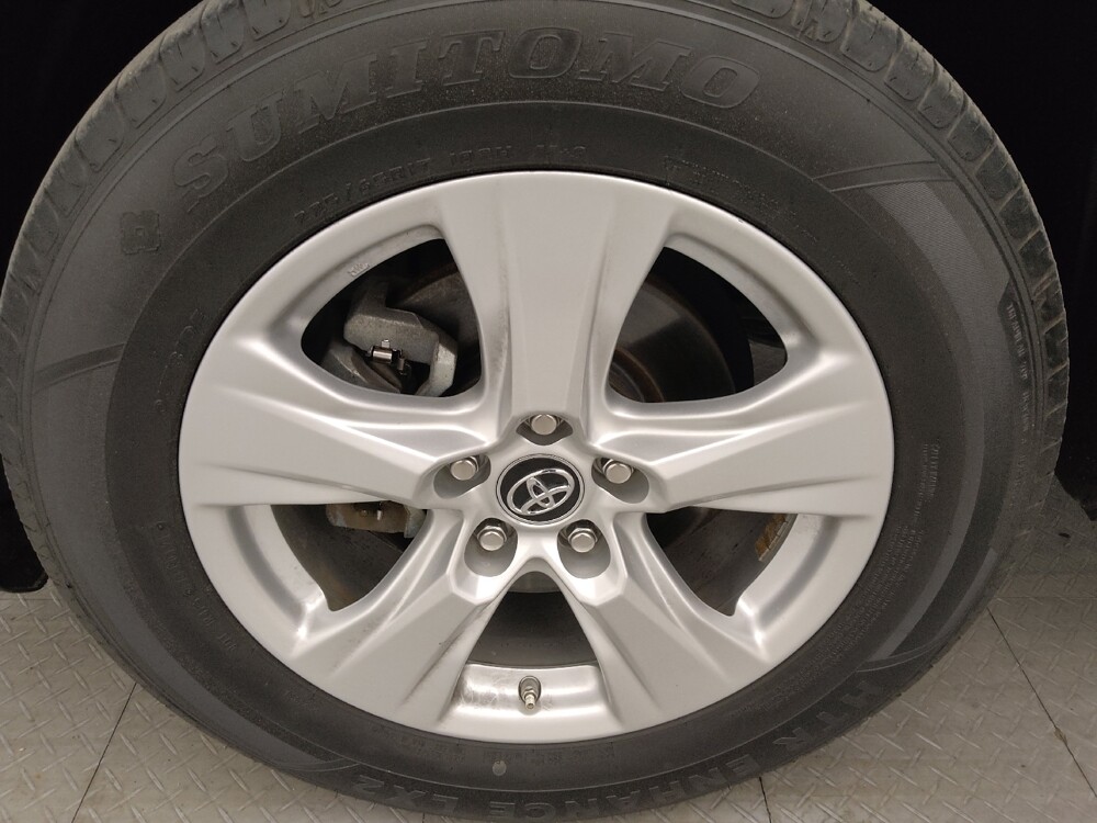 2019 Toyota RAV4 in Tampa, FL 33619 - 18107905 31